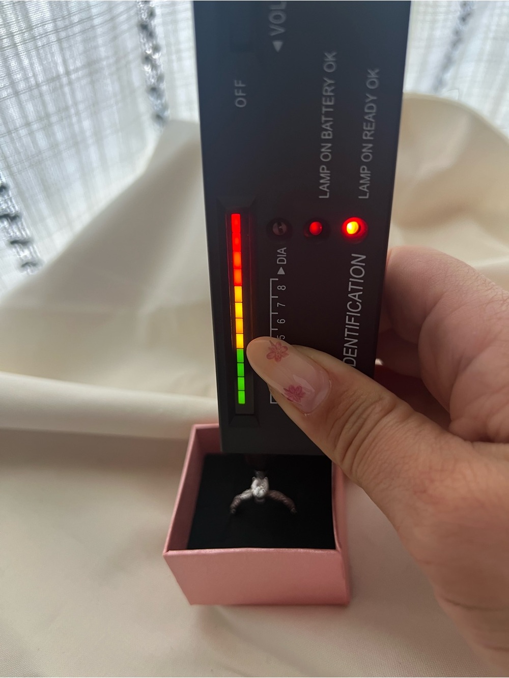 Oval diamond ring - Picture 8 of 8